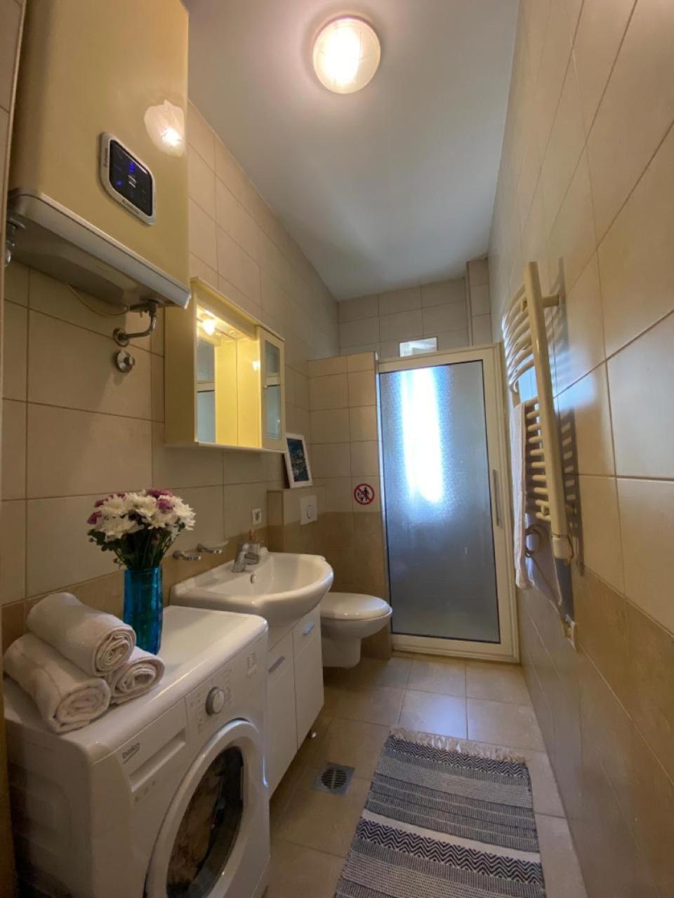 Stylish King Downtown Apartment Podgorica Ngoại thất bức ảnh